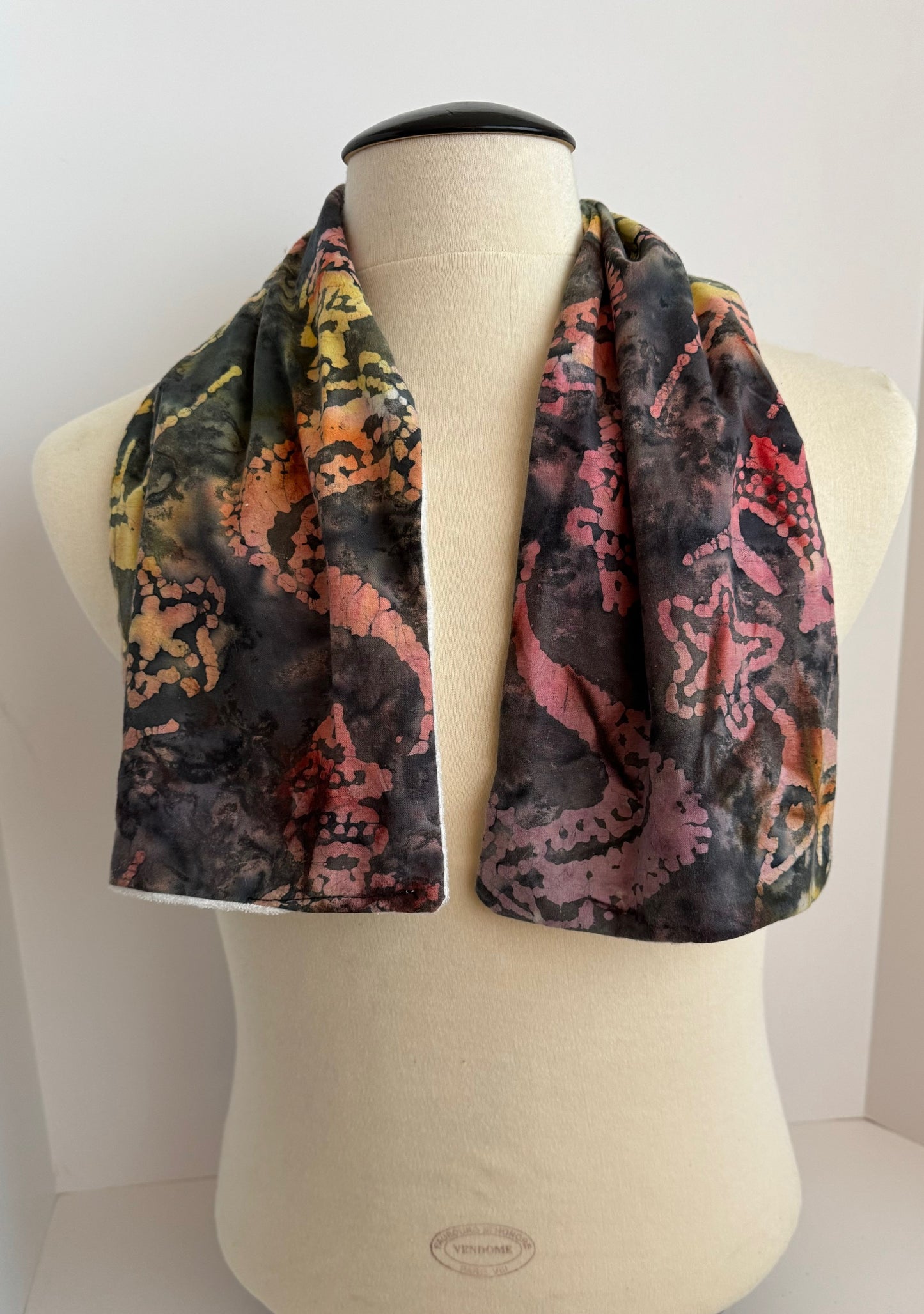 Rogey Scarf_SCORPION BATIK