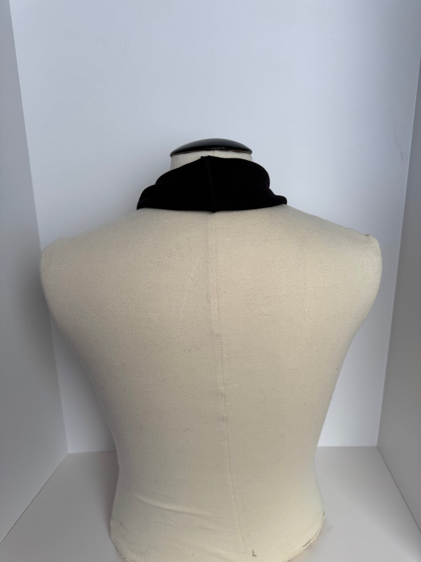 Casey Loop _ Black Bamboo Jersey